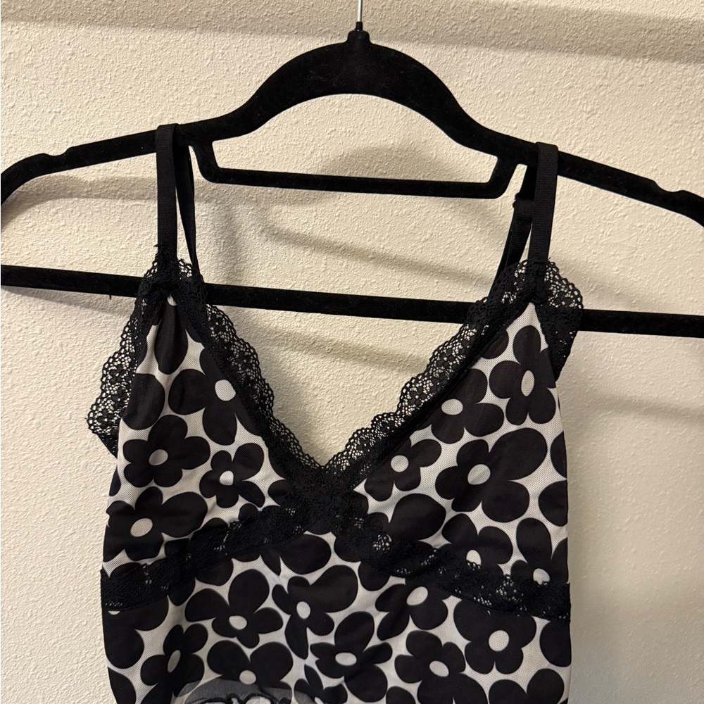 H&M Black and White Floral Lace Trim Top